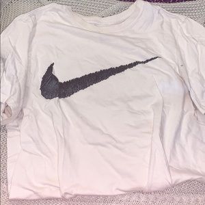 white nike t shirt